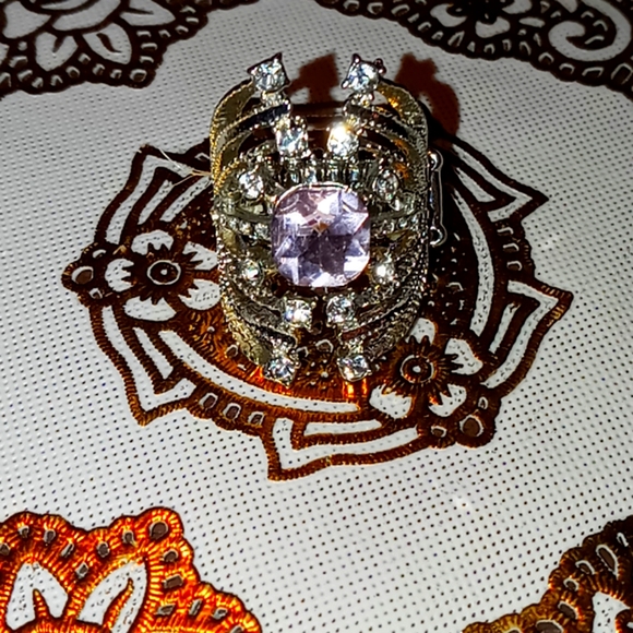 Ring - Picture 1 of 2